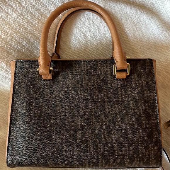 Michael Kors Studded  bag NWOT - Picture 6 of 9